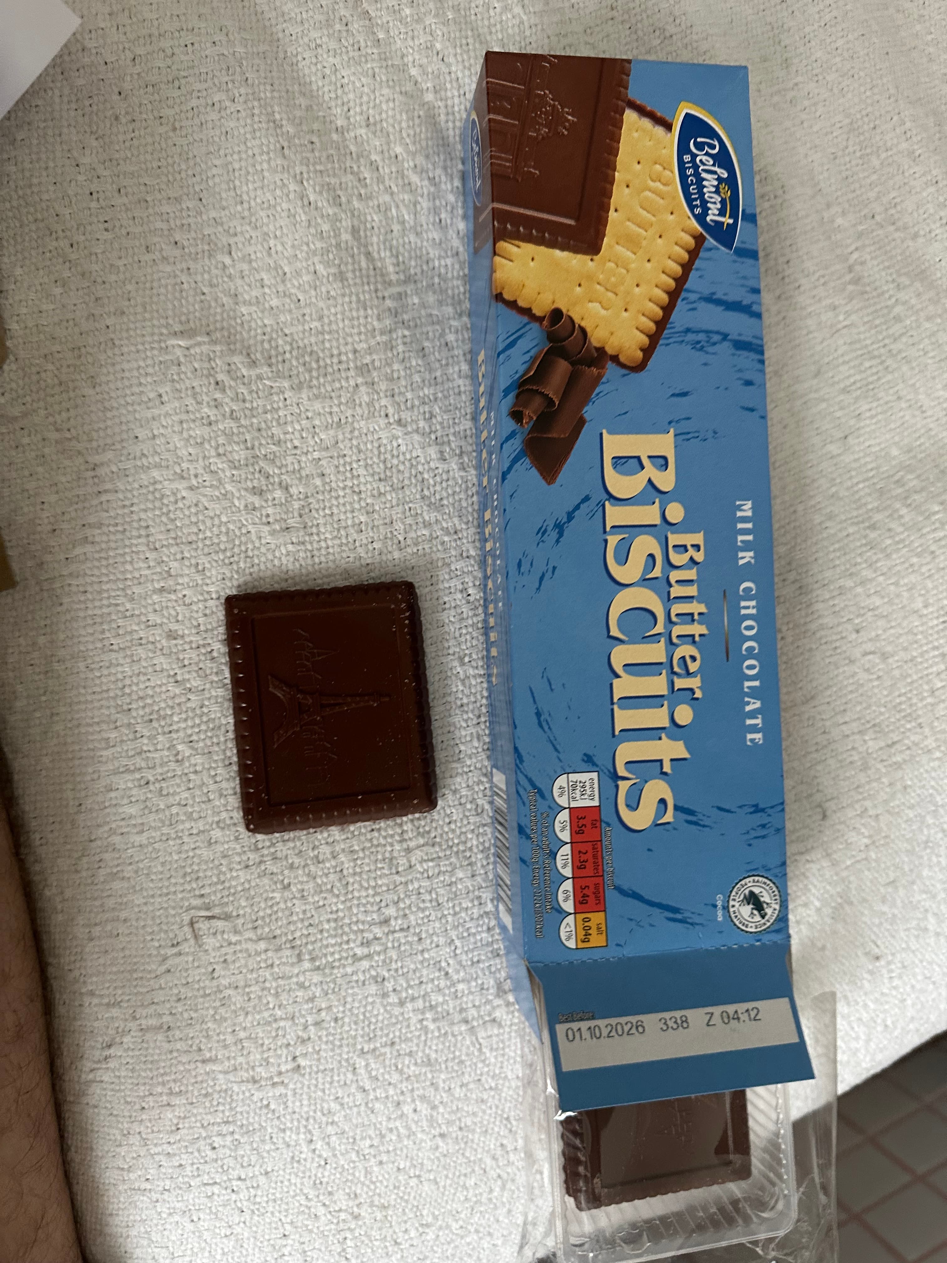 Field photograph of Milk chocolate butter biscuits (Belmont / Aldi)