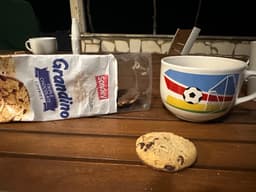 Evidence: Grandino triple chocolate cookies (Sondey)