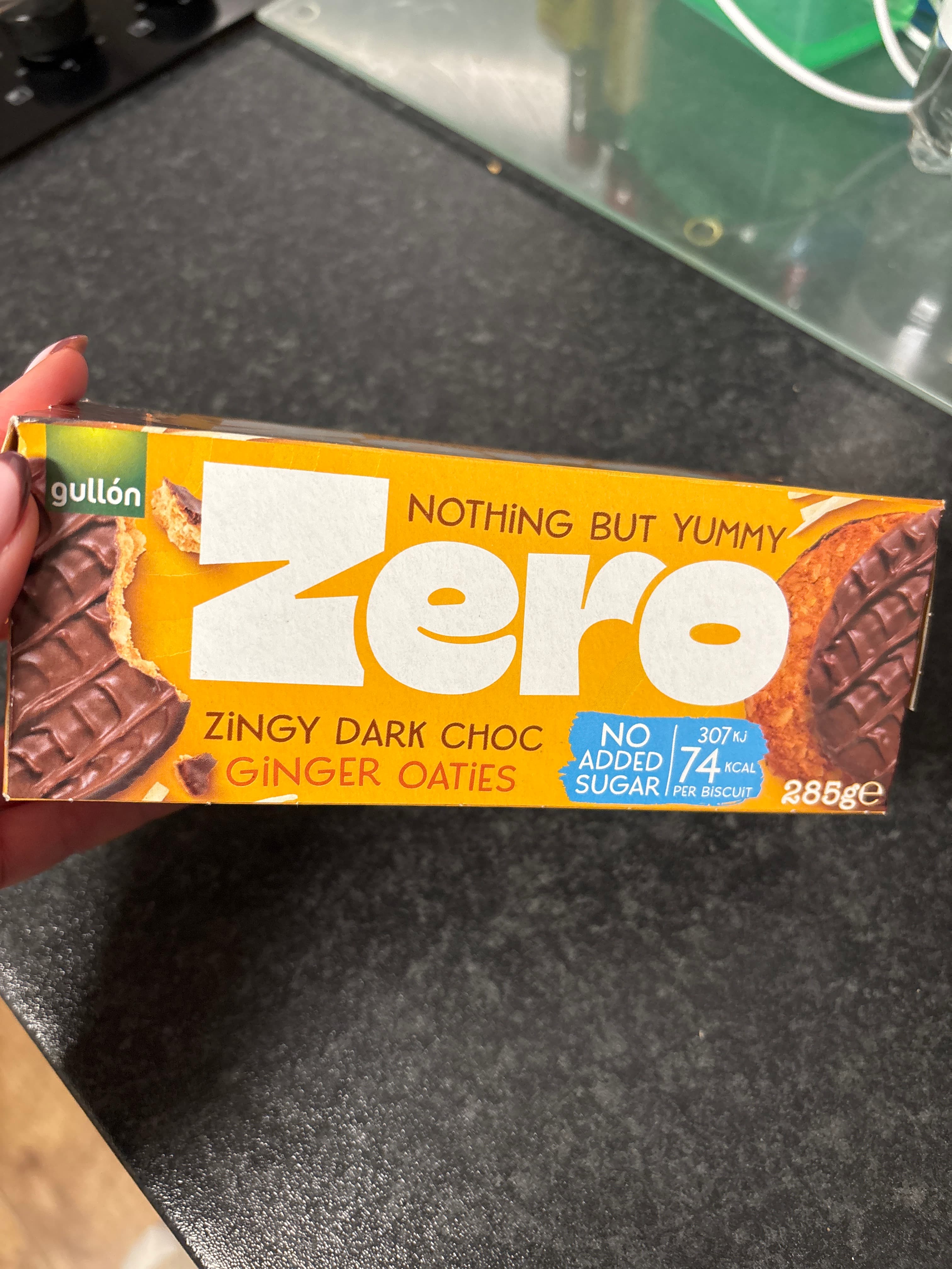 Field photograph of Zero zingy dark choc ginger oaties